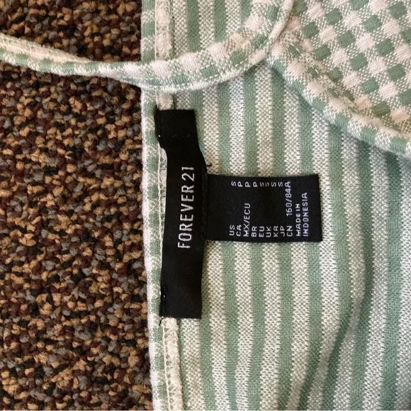 Checkered Crop top - Picture 3 of 3